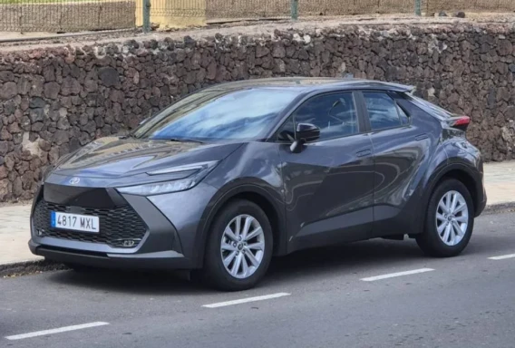 Toyota C-HR Hybrid (Automat, 1.8 L, 5 platser)