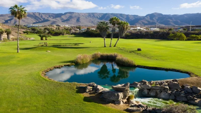 Teneriffas golfbanor: En Hole-in-One-guide för golfentusiaster